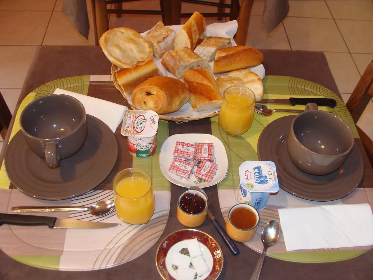 *** Bed & Breakfast Chambres D'Hotes Le Petit Angle Saint-Broladre France